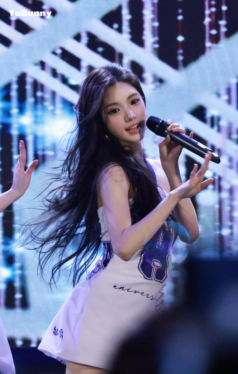 팡! tweet media