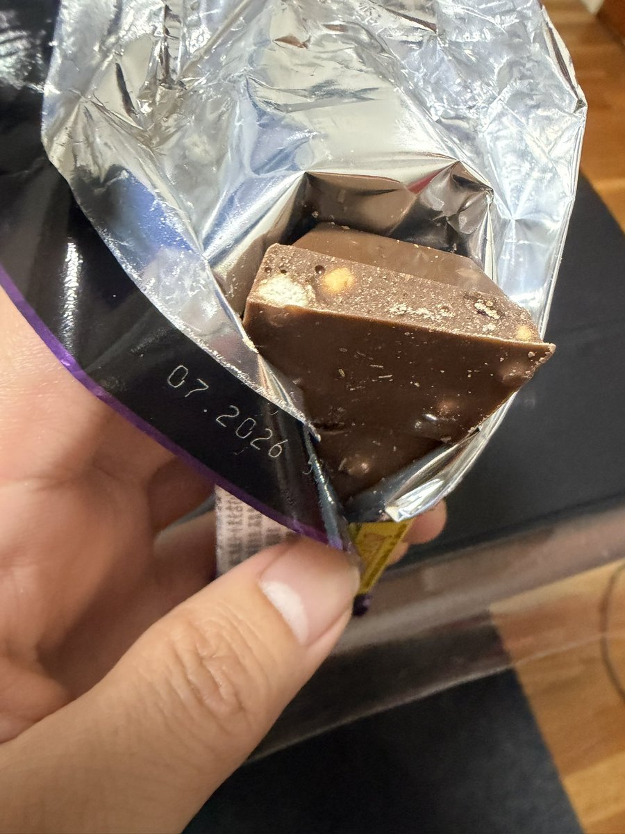 kojimer's tweet photo. アイルランド時代に愛してやまなかったYORKIE、��本では見かけなかったけど最近渋谷にできたThe British shopにあって大感動。デザイン変わってたけど味は当時のままだー!!!!やったー!!!
#britishshop https://t.co/H80HLGCfAC