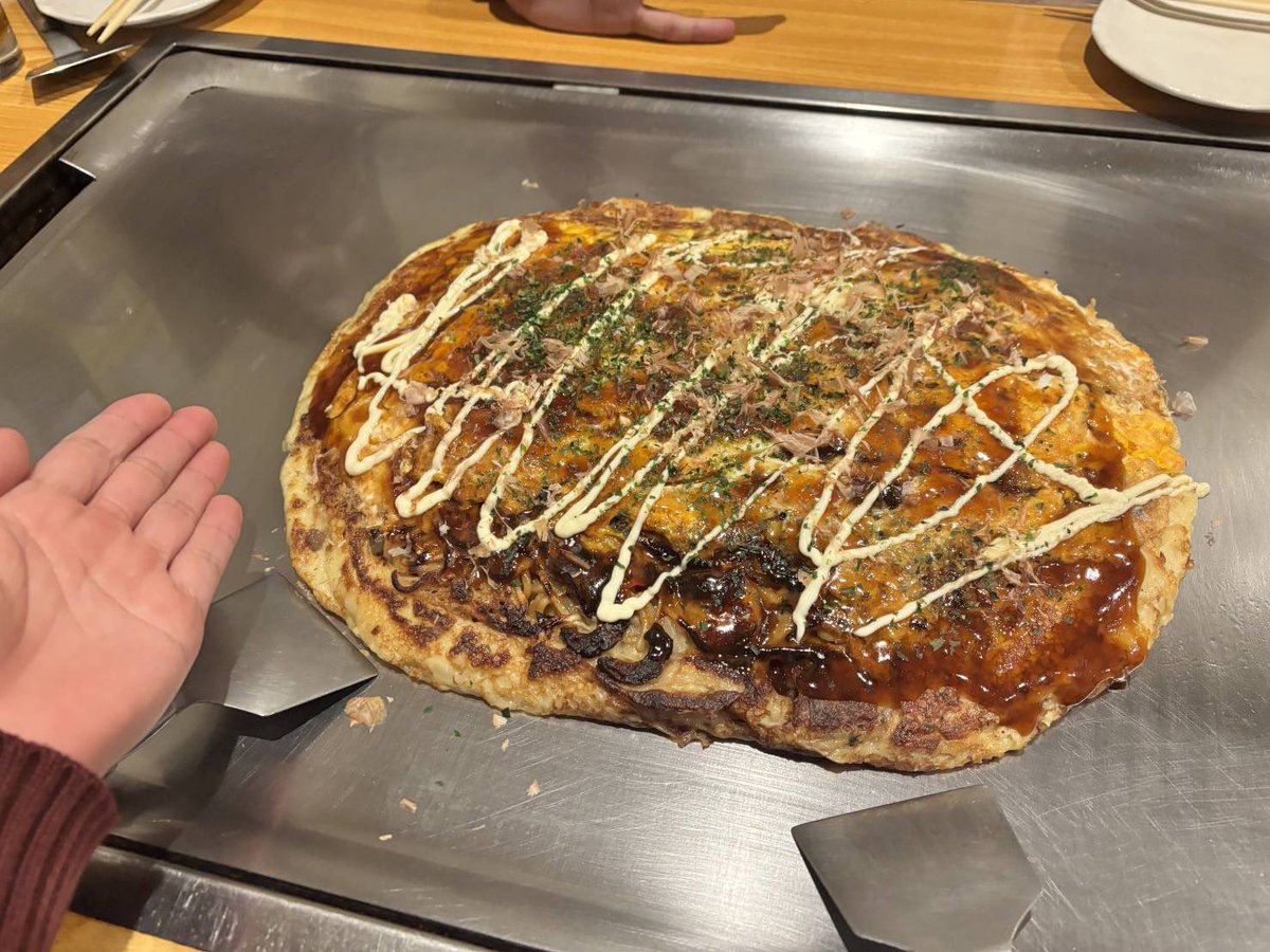 mixvoiceCL's tweet photo. 協賛店舗紹介➄

本日紹介するのは【お好み焼き与作】さんです✨
こだわりのお好み焼きや居酒屋メニューも豊富。日本酒も豊富で飲み放題プランも‼️
団体でのご予約も可能な掘りごたつテーブルでちょっとしたイベントでもご利用いただけます〜✨

#龍谷大学 #アカペラ #お好み焼き https://t.co/14tspddZib