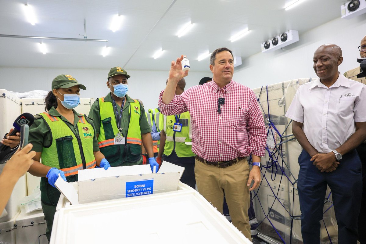 SAgovnews's tweet photo. Agriculture Minister, John Steenhuisen, will this Friday officially kickstart the nationwide mass vaccination rollout against Foot and Mouth Disease #FMD in KwaZulu-Natal. https://t.co/UREZqHECis
#GovZAUpdate @DOAgov_ZA https://t.co/XBCYimc6hF