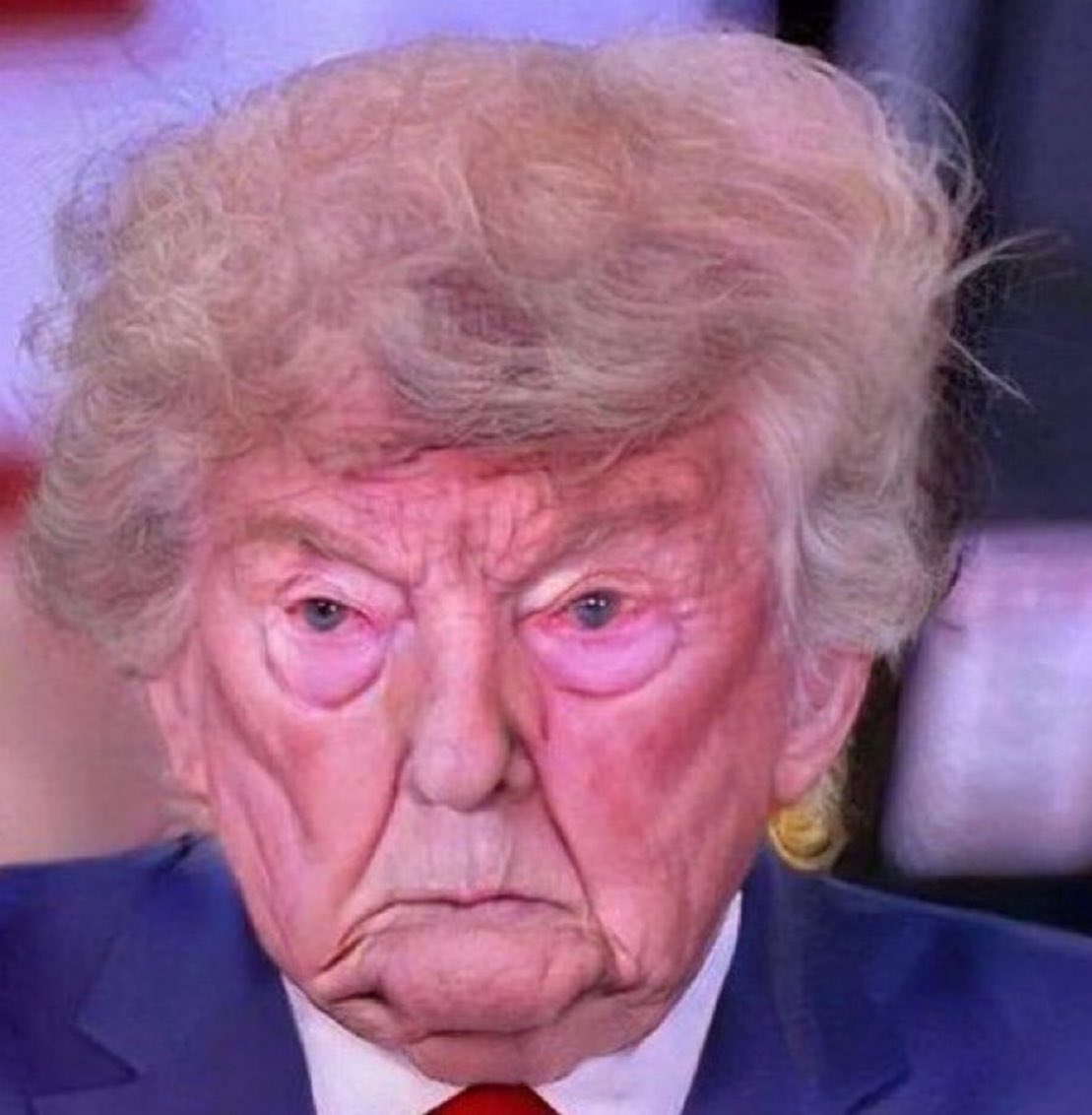 Like &amp; RT this. 🚨

I will send 1 eth to every single girl who DMs me in the next 20 min

<a href="/realDonaldTrump/">Donald J. Trump</a>