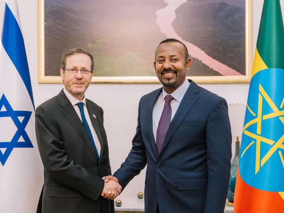 Ismail_Shirwac's tweet photo. Interesting developments are unfolding in the Horn of Africa.

Prime Minister Abiy Ahmed has received Israeli President Isaac Herzog in Addis Ababa, at a time when discussions on the recognition of Somaliland are gaining momentum across East Africa and the Middle East. https://t.co/cIGAmaZ1yg