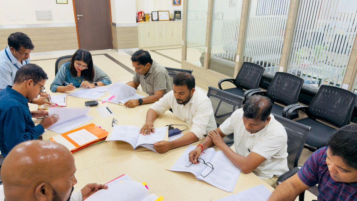 dip_goa's tweet photo. The District Level Committee (DLC) of Kushavati District, presided over by Ms. Egna Cleetus, IAS, Collector, convened to take up the claims forwarded by the Sub-Divisional Level Committees of Quepem and Sanguem Talukas under the provisions of the Forest Rights Act, 2006.

During the meeting, the Committee examined 43 claims received from Cazur village in Quepem Taluka and 19 claims pertaining to the villages of Rivona, Villiana, and Bhati in Sanguem Taluka.

@KushavatiGoa @goacm