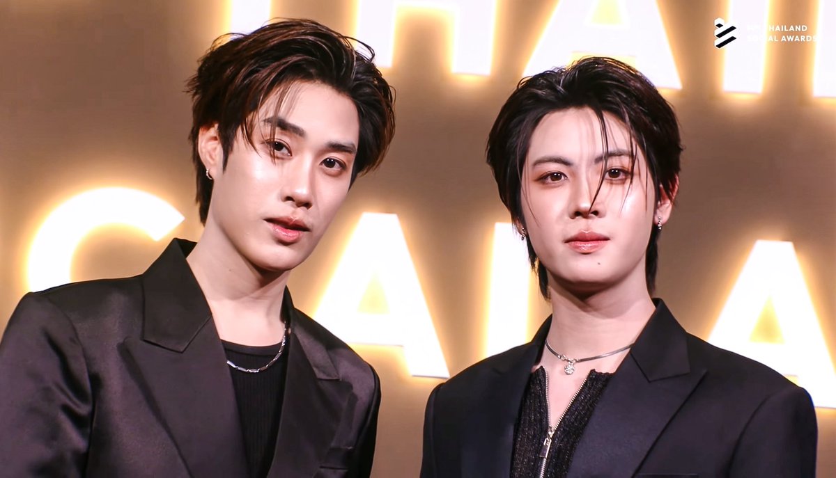 ลุควันนี้ต้องให้เค้านะคะ ออลแบล็คที่โคตรจะเริศ  โคตรจะจึ้ง โคตรจะอึ้ง เต็ม 100 เอาไป 10 ล้าน 🙌🏻👏🏻

DMD x TSA14
#TSA14xTLEFIRSTONE