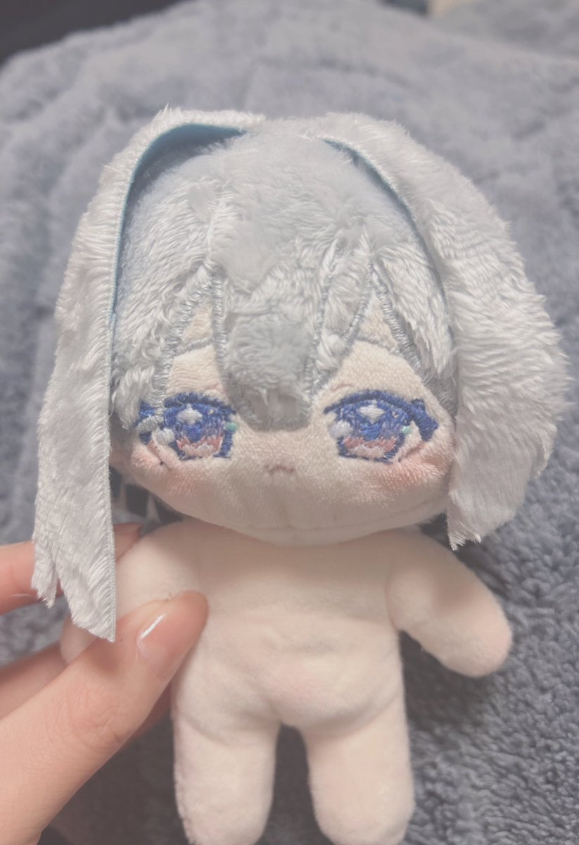 __rua7's tweet photo. ぬい作り日記②

刺繍は4回くらいやり直し
素体だけのぬいは何度か作って練習したけど、ちゃんとぬいとして作ったのは初めて
でもどうにか形にはなりました
とりあえずお洋服買いに行って完成させるつもり
まだまだ練習の余地あり https://t.co/Jf8ZelpdMt