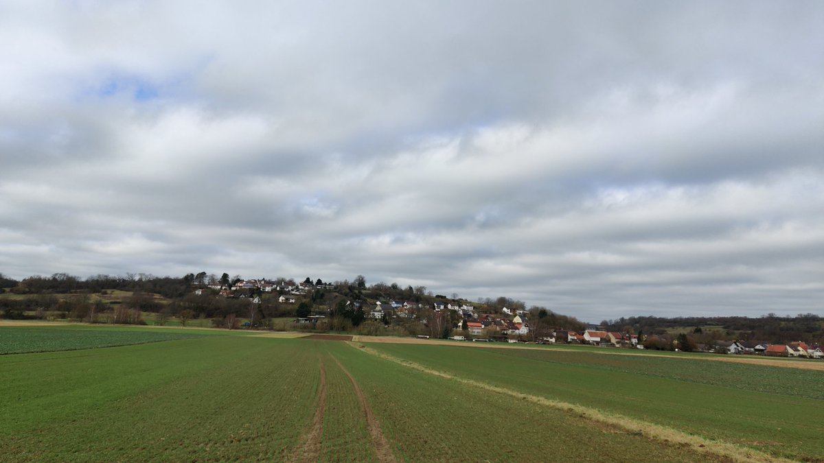 britainopello5's tweet photo. Bei #Nidda und am Stausee #Schotten/ Mittelhessen/Vogelsberg.

Mit dem EBike ein frühes Frühjahrvergnügen. https://t.co/uK4OQXfUSr