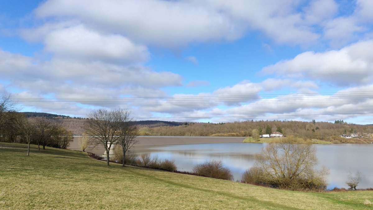 britainopello5's tweet photo. Bei #Nidda und am Stausee #Schotten/ Mittelhessen/Vogelsberg.

Mit dem EBike ein frühes Frühjahrvergnügen. https://t.co/uK4OQXfUSr
