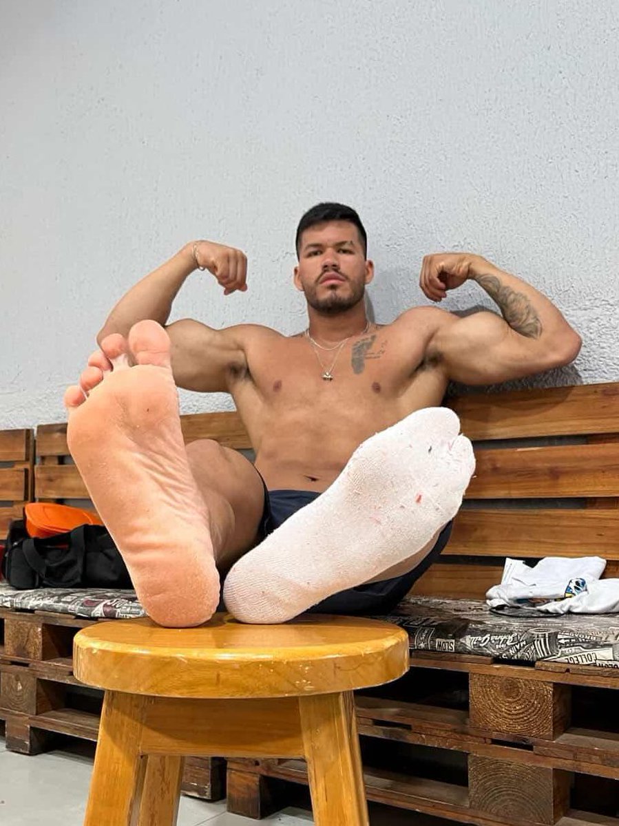 Alpha Promo Page🦶🏼(15K) tweet media