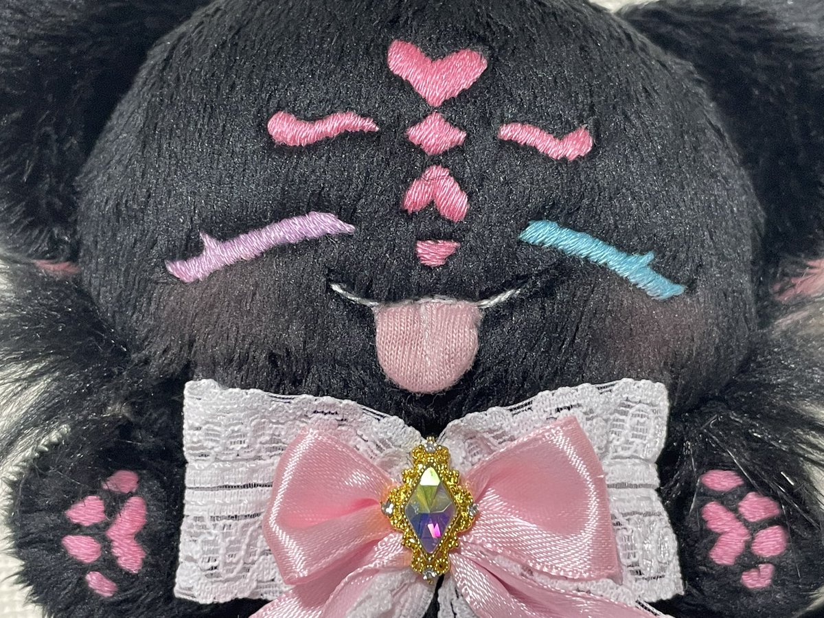 ご依頼にて匚ちゃんのぬいぐるみを制作いたしました🐈‍⬛
5mmボアでふわふわ、しっぽに針金が入っており自立できます！
あとおしりがめちゃくちゃかわいいです
ご依頼ありがとうございました！🙇‍♂️💓