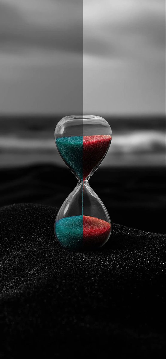 AshDeCode's tweet image. Two Sides. One Clock. Time Doesn’t Choose.
#TimeMarciele #Wallpapers4k #iOS26
