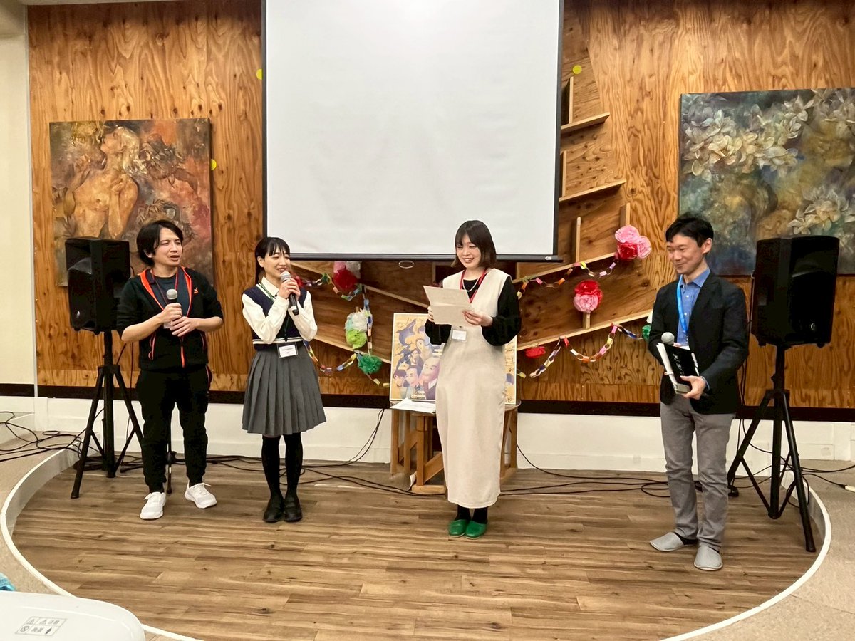 _akatuki_hibiki's tweet photo. おまけショット🥳

特別審査員の野本梢監督や高際みゆき豊島区長といった素敵なゲストの方々が、記念すべき第10回目となる本映画祭 #IMFF の授賞式を彩ってくださいました💯

そして、シネチラ賞を、作品、制作陣共に可能性に溢れていた「タイムスリップ・リモート会議」に贈呈させていただきました🎥 https://t.co/2nmOmgp5cx