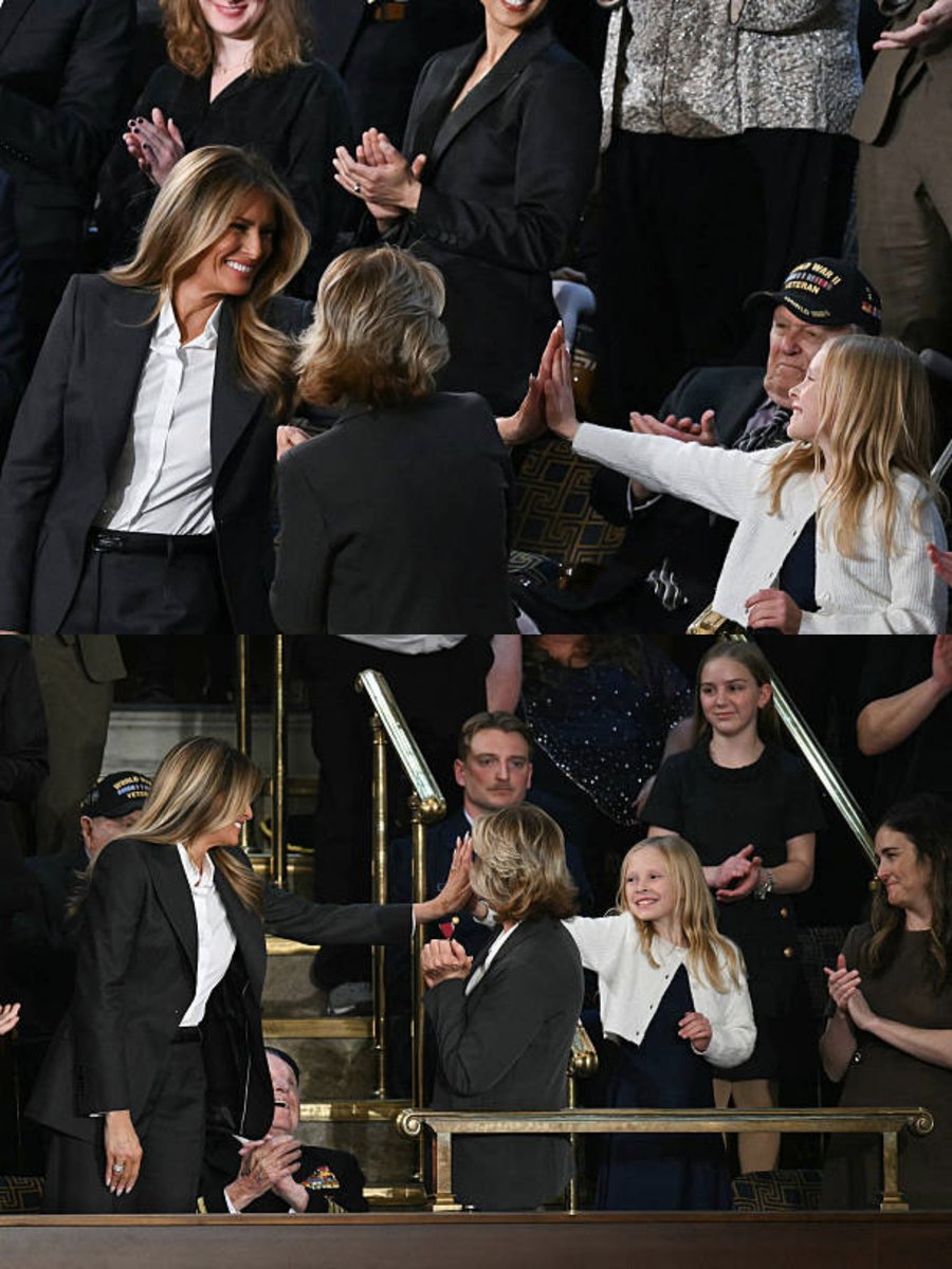 OnlyMelaniaTR's tweet image. MELANIA is pure love with the children! 😍🥰

#OnlyMelania #MelaniaTrump #FirstLady #FLOTUS