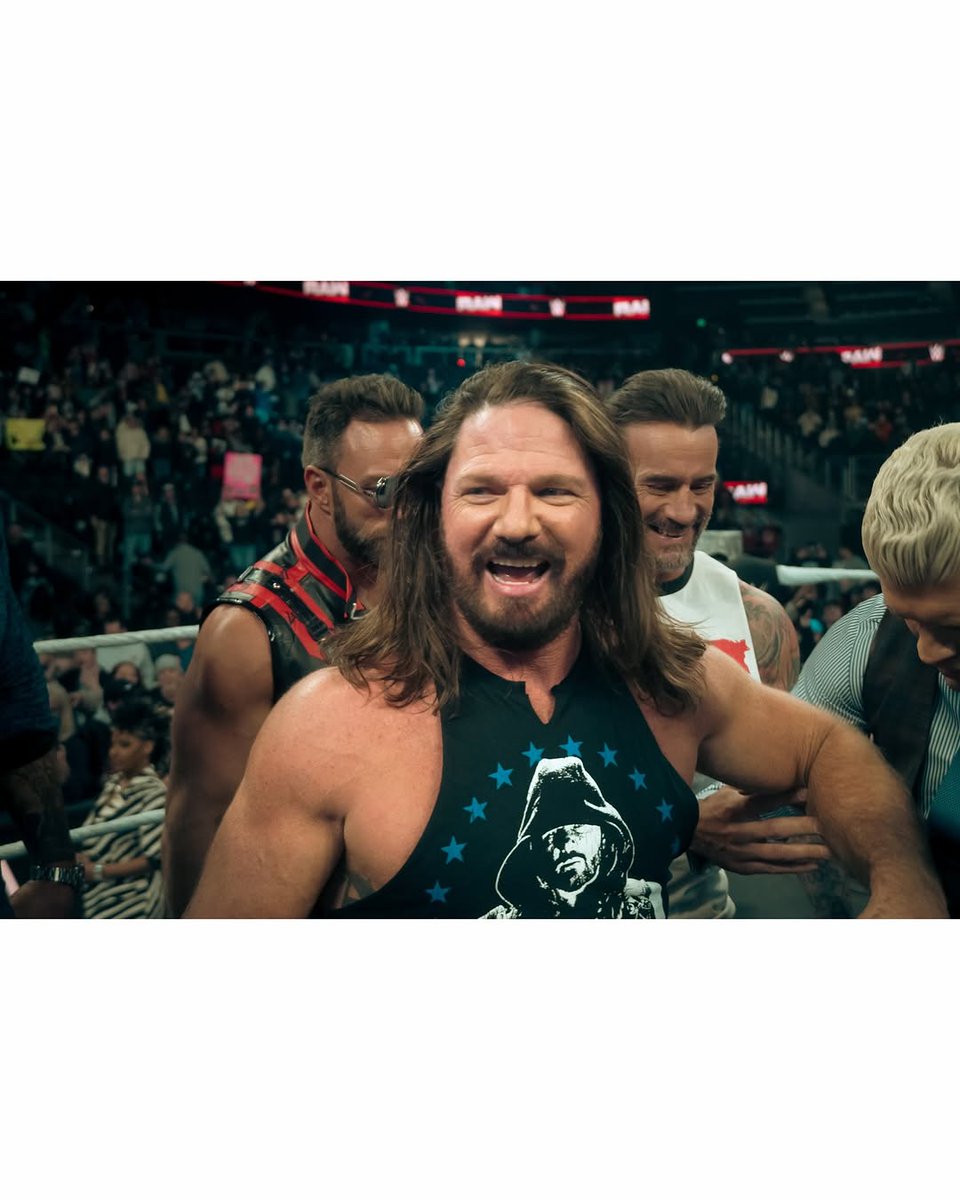 Shinsuke Nakamura is an awesome photographer and got these pics from AJ Styles tribute ❤️

(Credit: Shinsukefotos IG)