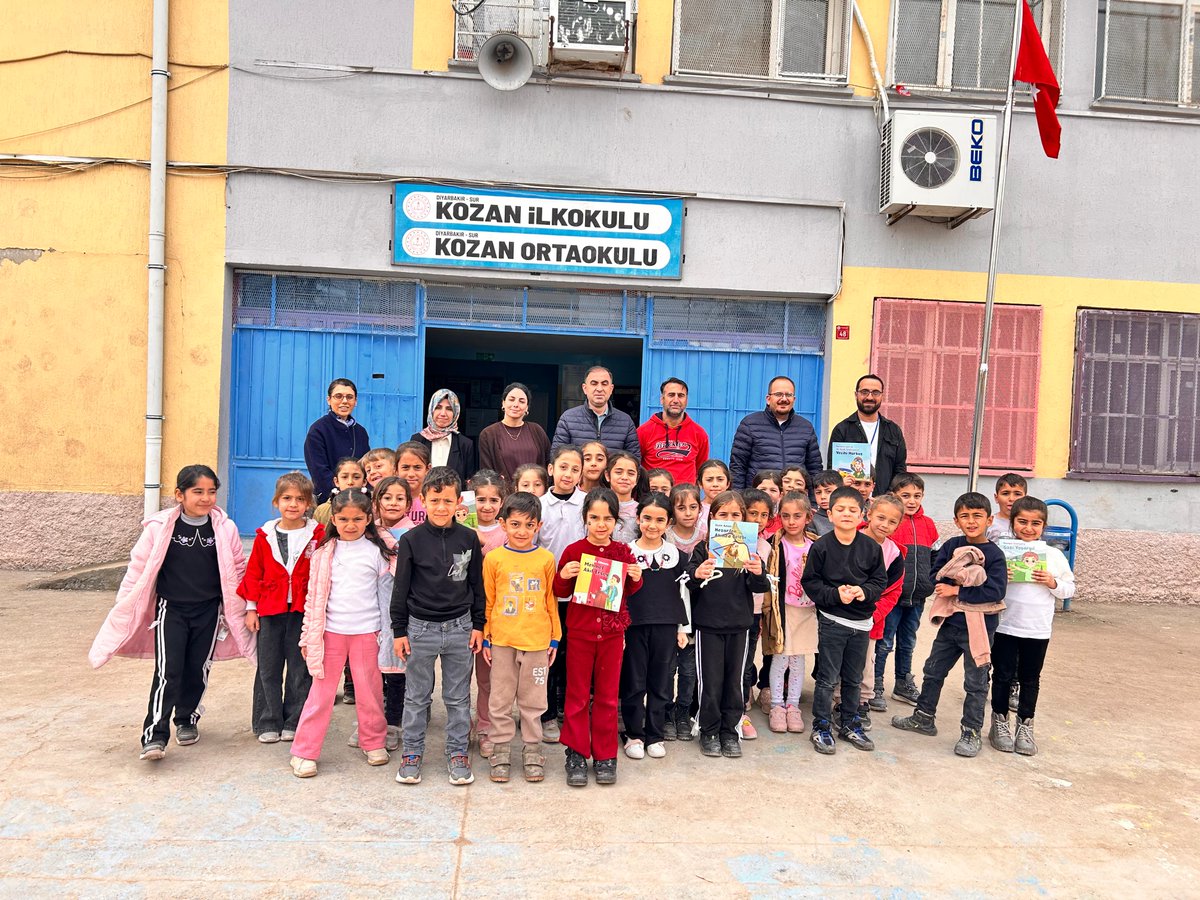 KozanSur's tweet photo. Etkinlikleriyle öğrencilerimizin güzel birgün geçirmelerini sağlayan Gülşen ÖZEREN hocamıza ve İl Milli Eğitim ARGE birimi personeline tşk ederiz. @tcmeb @Diyarbakirmem @surkaymakamlik @SurMilliEgitim @ErnezDemir https://t.co/8Nb85oX7iO