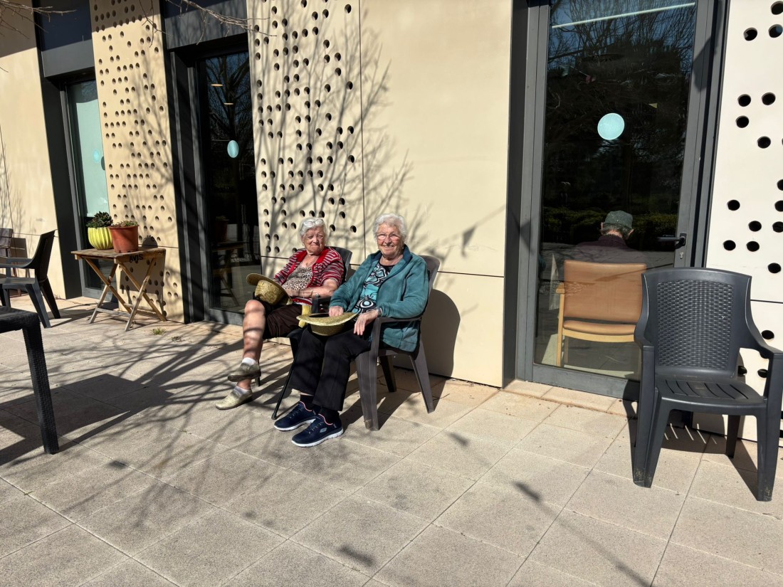 Aprofitant el solet dlvr.it/TR8dBp