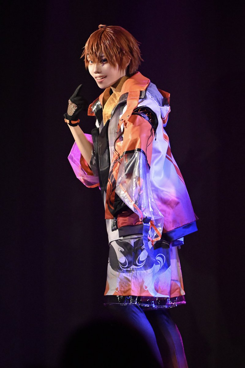 cos🌈🕒_📿🍔
.

キミが好きなのは自分でしょ

.
#カラスのたまり場4th 
#声量莫大boys