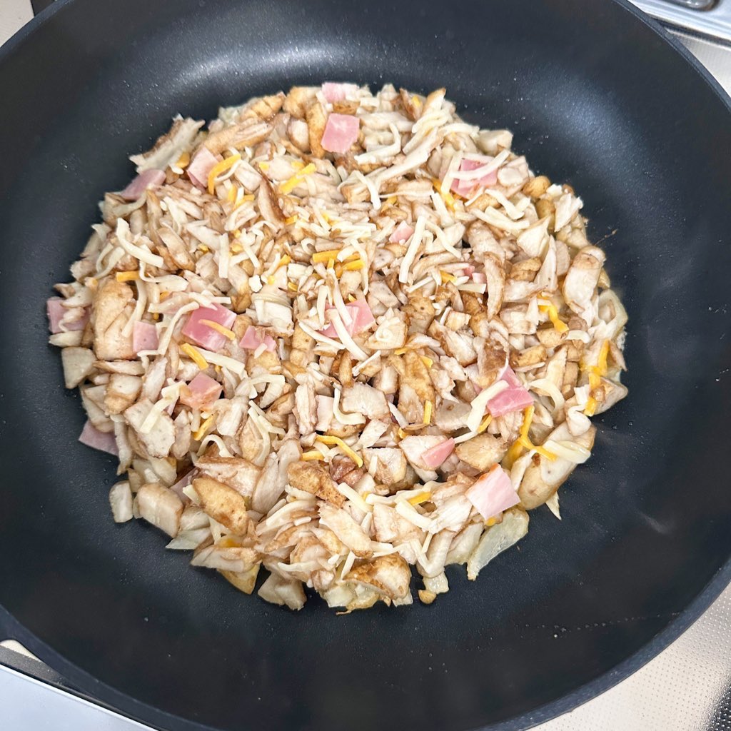 syunkon0507's tweet photo. またお勧めのハッシュドが増えました！ゴボウ好きにはたまらん美味しさ

【材料ほぼ4つ！ハッシュド新ゴボウ】

シンプルな塩味で生からじっくり焼くことで、ゴボウの甘み、香り、歯触りの良さが楽しめます。ゴボウ好きの娘大絶賛。

ささがきより断然ラクなんで是非

(もちろん醤油やめんつゆでも◎) https://t.co/CvBah22O5t