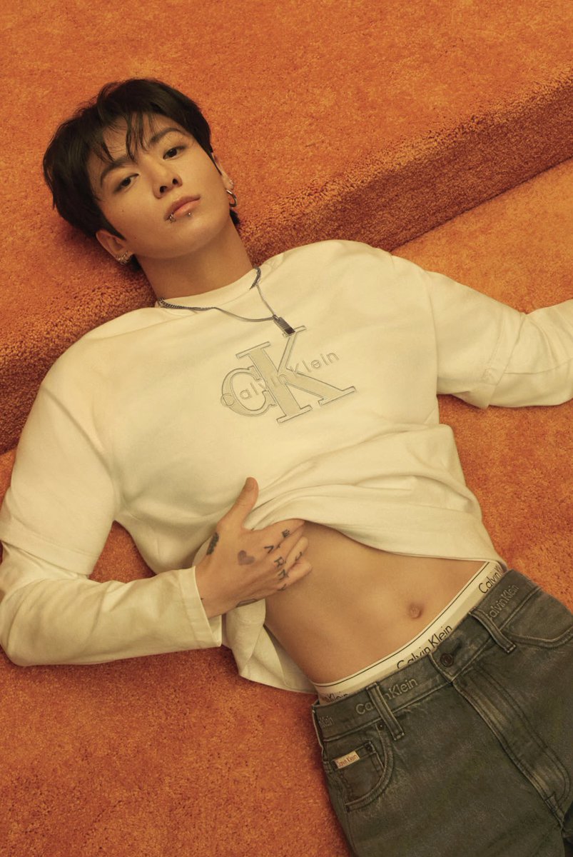 CourtasiaSade's tweet photo. #JUNGKOOKxCALVINKLEIN https://t.co/kVjfk2ouVo