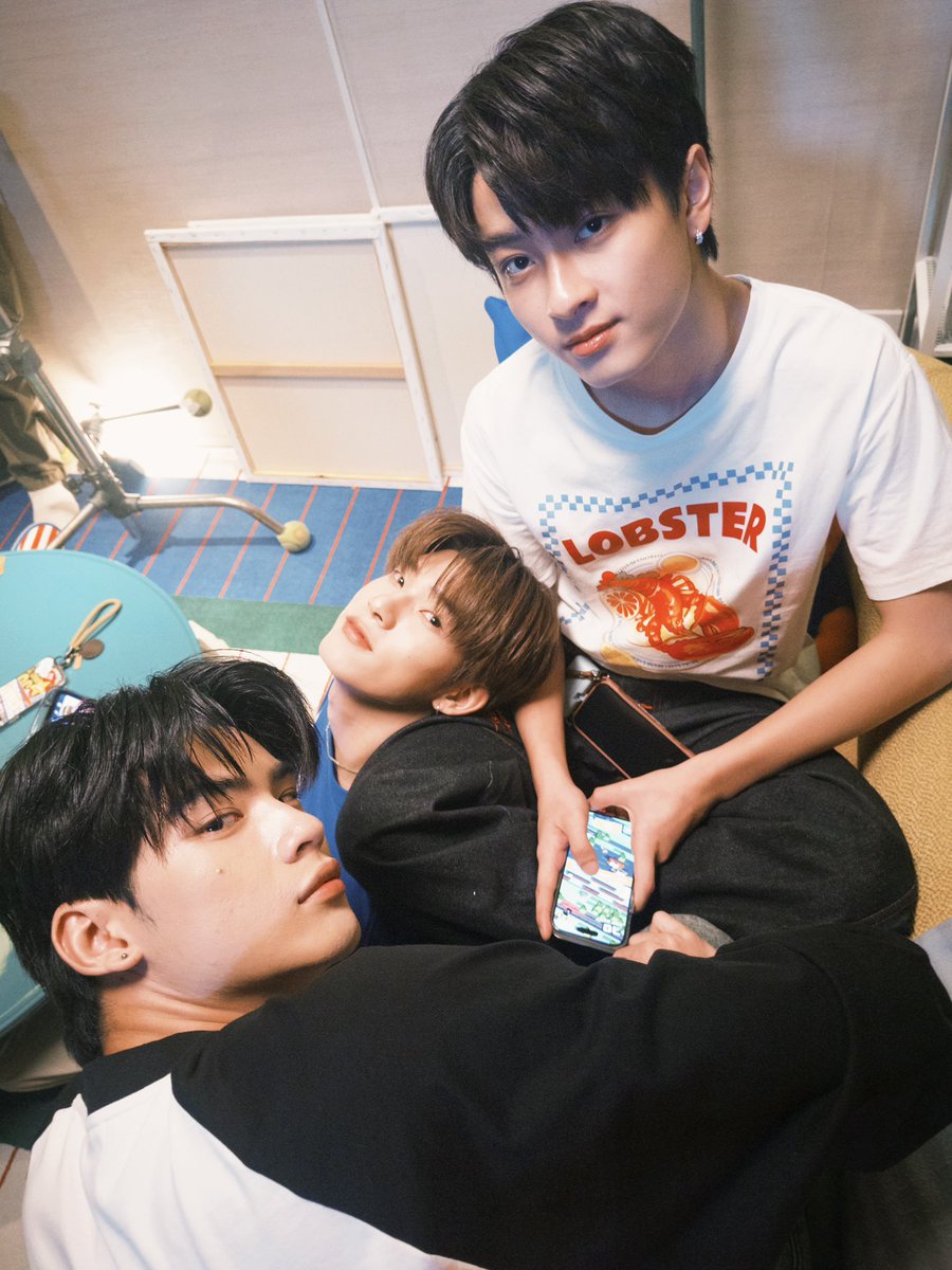 ชอบ MV มั้ย สามแสบชวนป๋อซน แกงค์นี้ดื้อสุดๆเลยแหละ 5555 แต่มอบรอยยิ้มให้คนเก่งสุดๆเหมือนกัน

BOOM 1000 BY TTNW
#Boom1000OSTด้วงกับเธอ