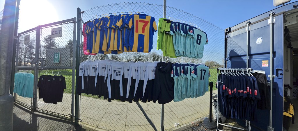 JPSSheehan's tweet photo. Suns out, kits out. Right?
#unseenhours #kitmanunion https://t.co/3EBMILAkgk