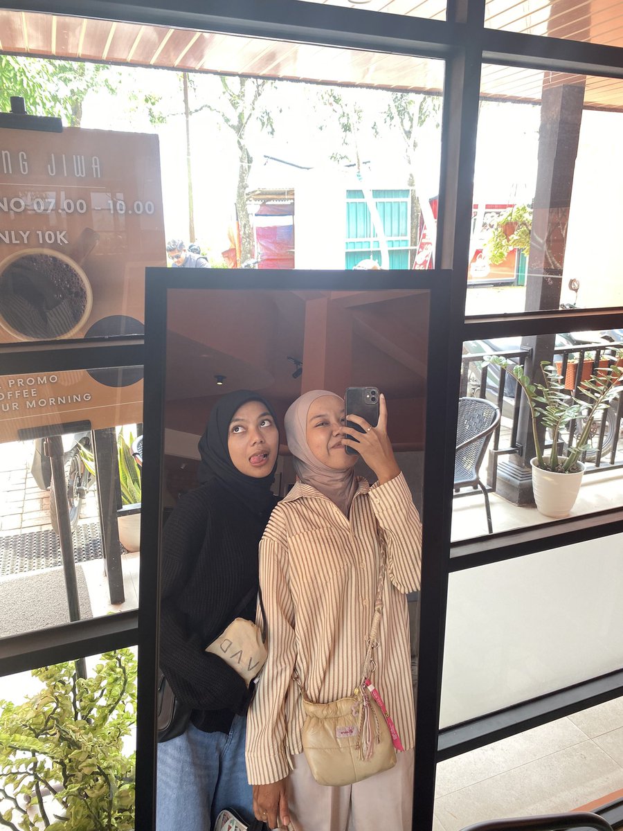anggitadama_'s tweet photo. 🐨🐨 https://t.co/4Nl2kybEAL