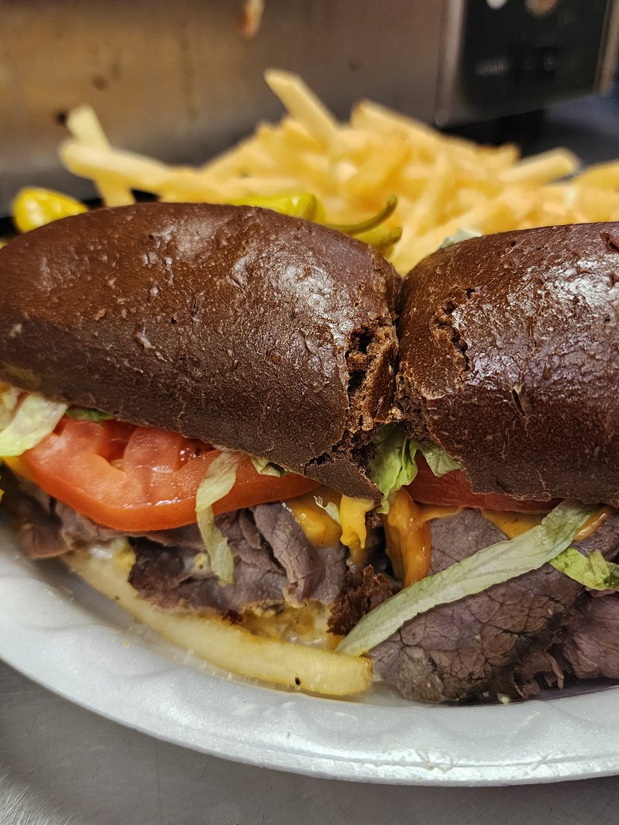 GusGoodTimesDel's tweet photo. When there's something strange in your neighborhood call The Ghostbusters ('84). When you're hungry call US! We deliver! 865 525-9485 We bring it to ya Hawt &amp; Steamy! #Knoxville #hungry #lunch #45yearsofexcellence https://t.co/vliQAN0WeS