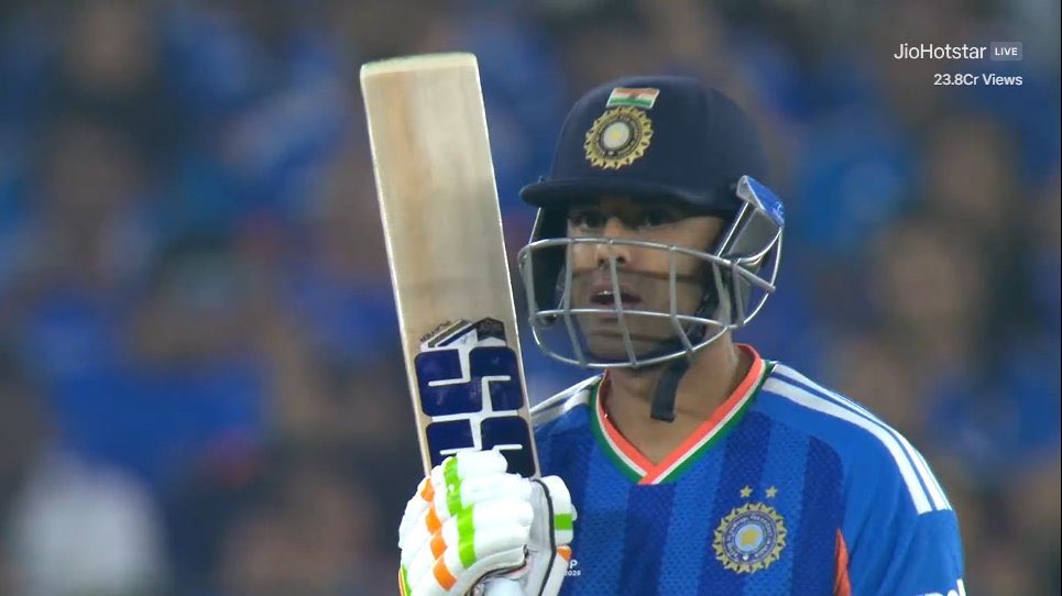 🚨 DRAMA GOING ON IN THE INDIAN TEAM 🚨

It was expected that Sanju Samson would replace Rinku Singh and would straightaway slot in as the opener and wicketkeeper and Axar Patel would replace Washington Sundar. 

But now reports are coming that Rinku Singh is back and team