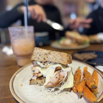 Sadarriel's tweet photo. Brunch in Five Points just hits different 🥂✨ From patio sips to next-level bites, this is where Columbia does weekends RIGHT. Tag your brunch crew 👇
#BrunchInCola #FivePointsSC #SodaCityBrunch #ColumbiaEats #BestOfColumbia #MidlandsFoodie #WeekendVibes https://t.co/mHPagiXub0
