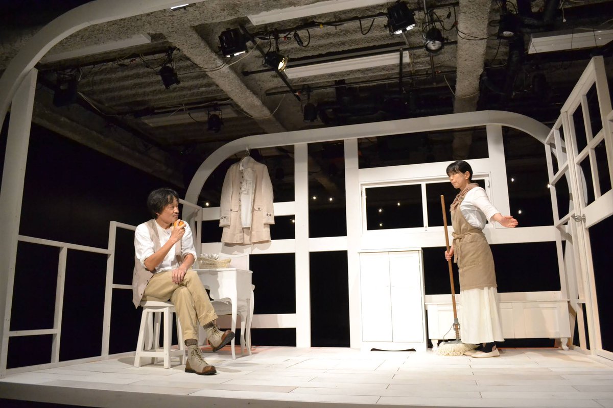【来週開演】開館20周年　プレ企画  2026年3月6日(金)～8日(日)  このしたやみ 「留守」 脚本：田辺剛　 演出：山口浩章  出演：広田ゆうみ・二口大学   荒野の町にやってきた移動遊園地、そこに置かれたトレーラ ーハウスを舞台に男女の物語が展開されます。   akebonoza.net