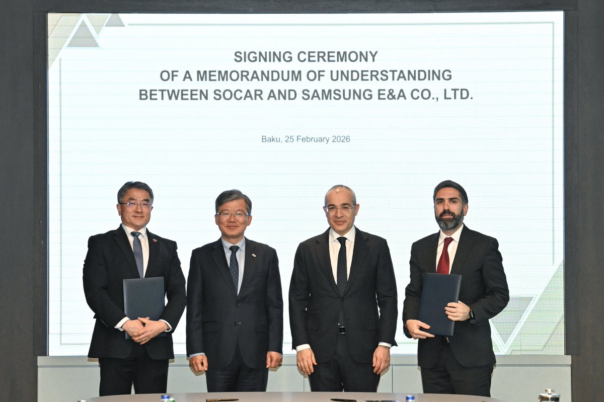 azpromoaz's tweet image. İqtisadiyyat naziri Mikayıl Cabbarov (@MikayilCabbarov) “Samsung E&amp;amp;A Co., Ltd.” şirkətinin prezidenti və baş icraçı direktoru Honq Namkunq ilə görüşüb. 

Ətraflı - shorturl.az/btOmE

#EconomyAz