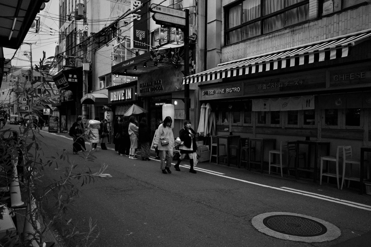 hide_photo1's tweet photo. Street Photography
𝗡𝗮𝗺𝗯𝗮 (Osaka)
#RICOH #GR3HDF
#GRist https://t.co/KFzsn59fDG