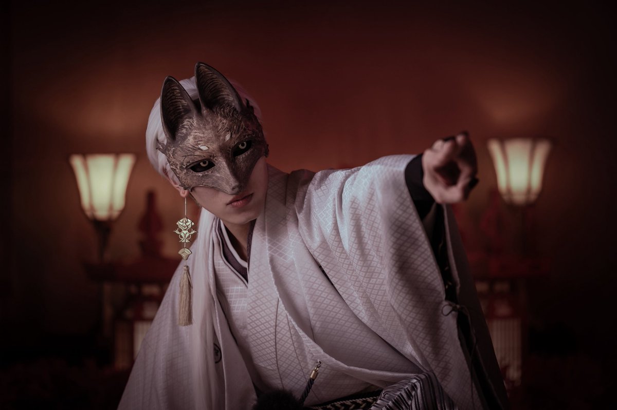 狐面の男⛩️

急急に律令の如く行うが良い、去ね！

model: me
photo: Yumi Gejo(<a href="/Yumi_Loserville/">下條 祐美(Yumi Gejo)</a>)
hmua: Akane Wakabayashi
stylist: Eri Endo

#SILENTHILL #サイレントヒルf