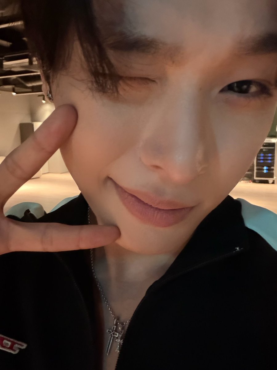 ㅅㅂ 리쿠가 쓴 마쫀쿠 후기

두바이가 말차엿어.. 같은 맛이래요
저희도 먹어보래요... << 응?