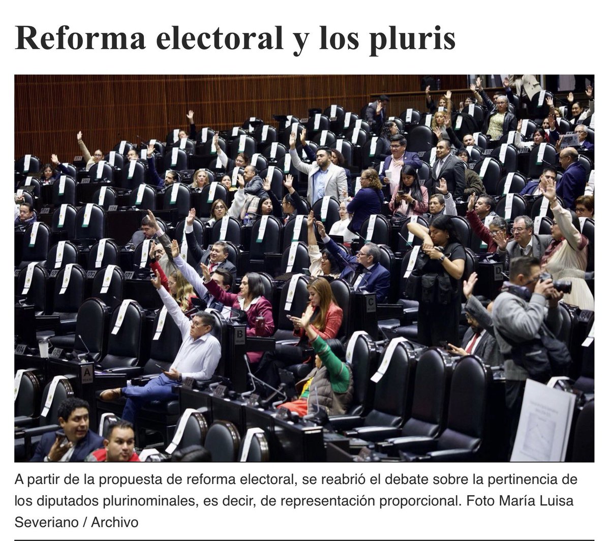 Las listas abiertas para diputados plurinominales suenan bien: quitarle a las cúpulas el control de las listas. El problema no es la intención, es el diseño. Si pones en la boleta decenas de nombres que nadie conoce, el ciudadano no elige libremente: elige con guía. Y cuando el