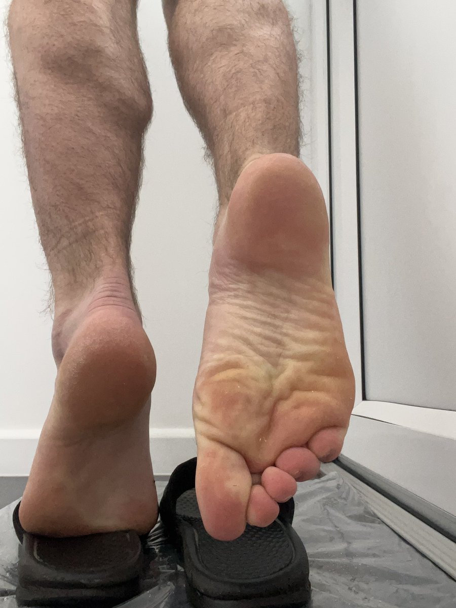 masterjonnyD's tweet photo. Ready to surrender?🧎‍♂️😈

@RT4MastersBR2 

Findom . Fetish . Soles . Feet . Legs . https://t.co/tquPuQy9oL