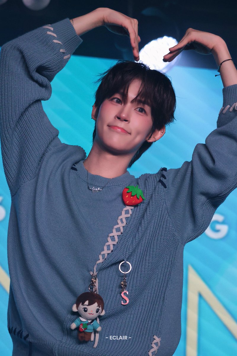 ᴇᴄʟᴀɪʀ tweet media