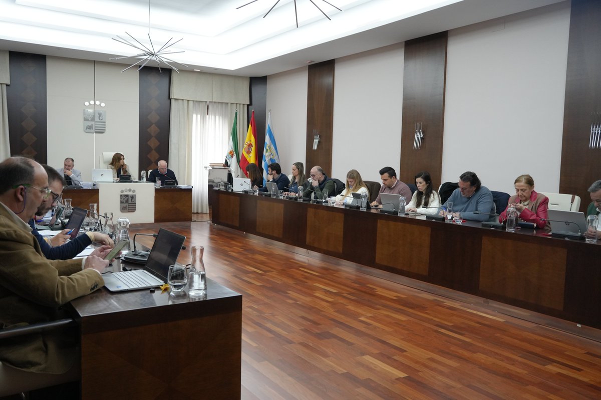 aytovvaserena's tweet photo. ▶El Ayuntamiento cede a Inclusives @inclusivesvva   el hospital Santa Justa para poner en marcha un centro sociosanitario.

Por 20 años inicialmente y permitirá la conciliación de las personas con discapacidad intelectual y/o del desarrollo y de sus familias. https://t.co/lDTALyPkzL