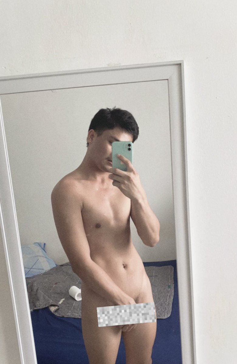 yourhking's tweet photo. Looking this good should be illegal.😏💣 https://t.co/vbXE8tYJ5F
