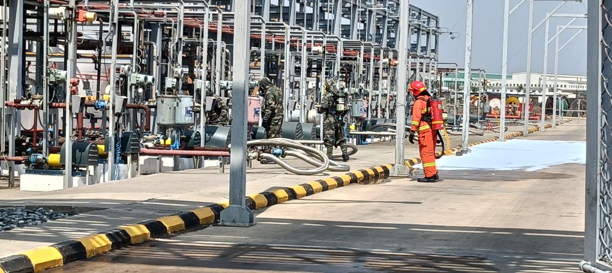 02ndrf's tweet photo. District-Level Chemical Emergency #Mock_Exercise was conducted by 2 BN NDRF at Grasim Industries Ltd, Kharagpur, to enhance preparedness and coordination for industrial chemical incidents. #NDRF swiftly assessed the hazard and executed specialised #CBRN operations.

#BePrepared https://t.co/vUaashlKzL