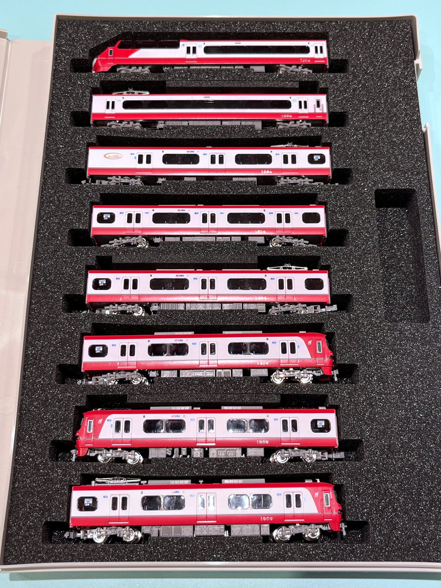 特製完成品売り場に名鉄1200系+1800系(1014F+1809F) 8両編成をご用意