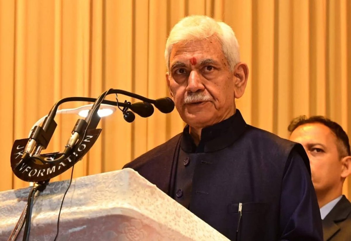 shah_Shakir_011's tweet photo. With dedication and determined efforts under Hon’ble LG @manojsinha_, Jammu Kashmir is witnessing a governance model rooted in honesty and accountability. The ongoing anti-corruption drive is empowering citizens and reinforcing faith in democratic institutions. #CorruptionFreeJK https://t.co/AY9PX05aOM