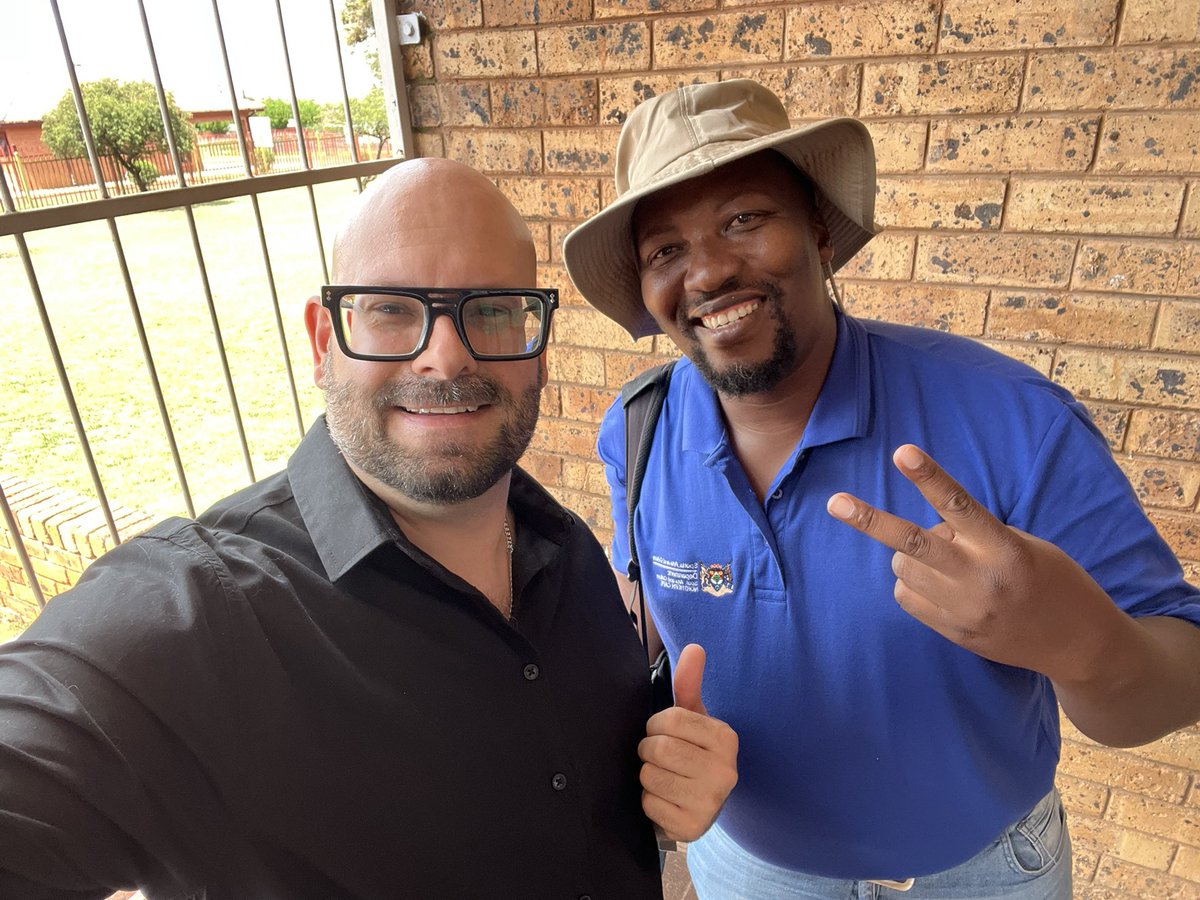 jonathangshaw's tweet photo. Day 1 of the music business workshop in Danielskuil, an upliftment project for the municipality. Many thanks for the support of @ArtsAmuse and @aie_education allowing me to come out and share here #musicbusiness #musicworkshop https://t.co/3TzFyOzCCW