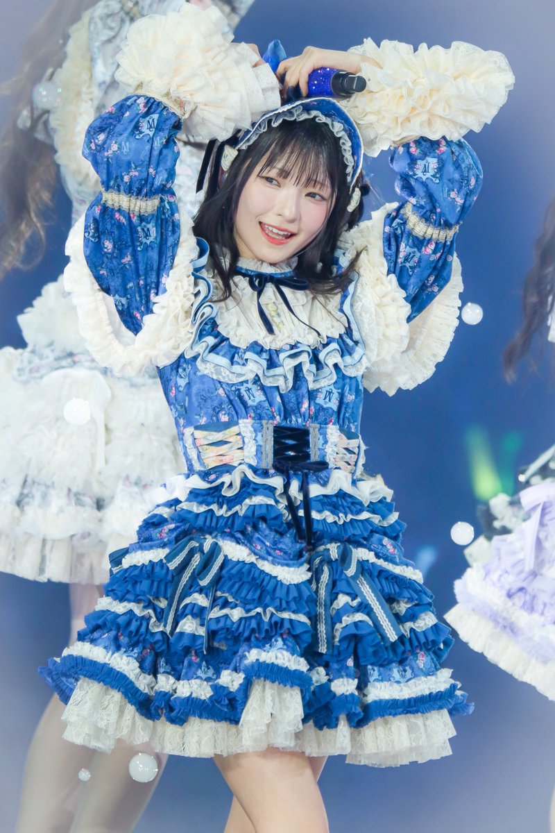 ネイビーブルーの衣装を纏った永田詩央里ちゃんは、わたしの中で一等星