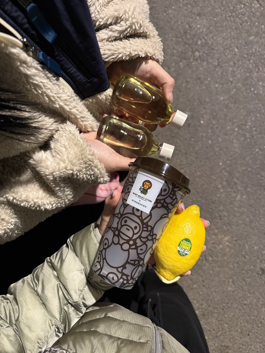 나는 레몬하고 리유저블컵
친구는 바디오일 물물교환