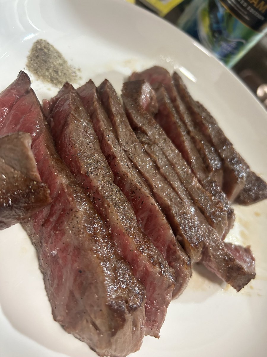perzo0420's tweet photo. 内定出たから祝いの飛騨牛ー
にくにくにくー https://t.co/07k9uD3MBI