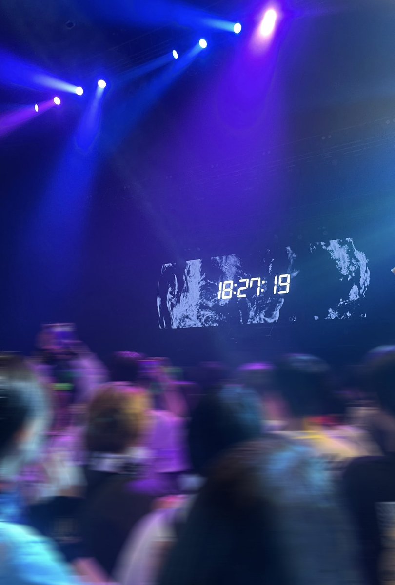 maUVER0705's tweet photo. UVERworld ZERO LAG TOUR
Zepp大阪ベイサイド✨
2日間最高のライブ🫶
のぶちん生誕4年連続energyは
予想してたものの大好きすぎやろ！って
めっちゃ笑った😂
タオルぶん回して楽しすぎた🌏
新曲大好きすぎて永遠リピート✨ https://t.co/tD9FKRe4dM