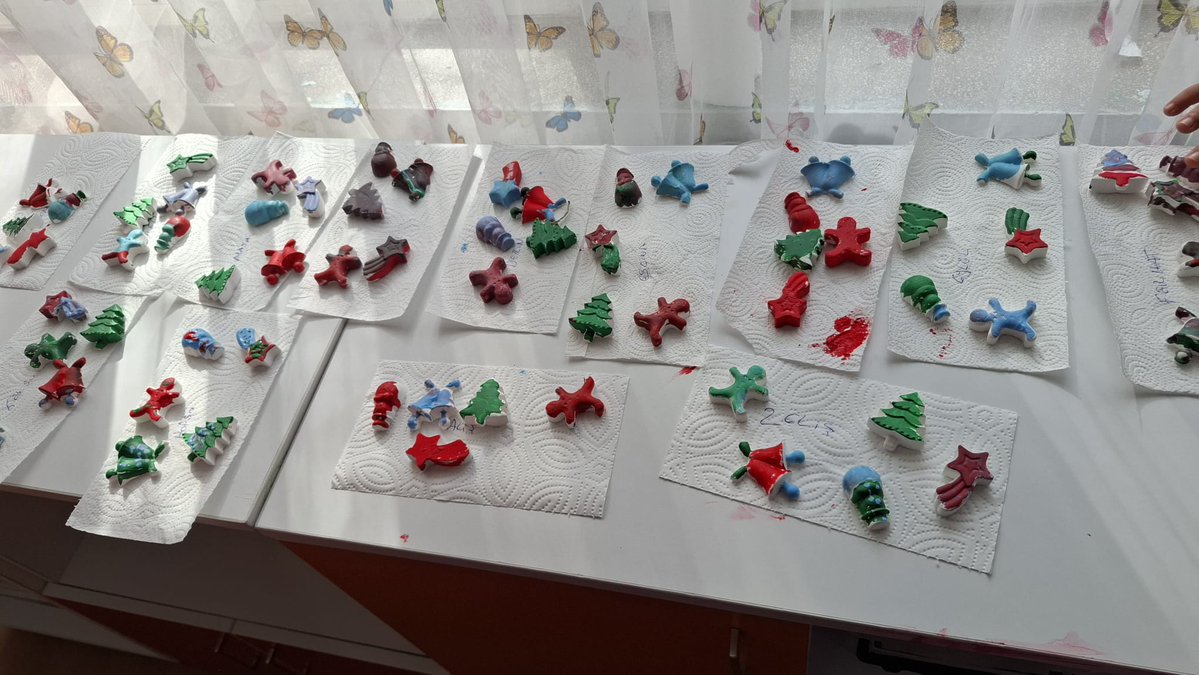 Ailemle Eğitim Yolculuğum Projesi kapsamında 5 yaş C şubesi öğrenci velilerimizin katılımıyla taş boyama etkinliği gerçekleştirildi. Katılım sağlayan velilerimize emekleri için teşekkür ederiz. 💐
<a href="/TunceliValiligi/">T.C.Tunceli Valiliği</a> 
<a href="/Tunceli_MEM/">Tunceli İl Millî Eğitim Müdürlüğü</a> 
<a href="/BahameddinK/">Bahameddin KARAKÖSE</a>