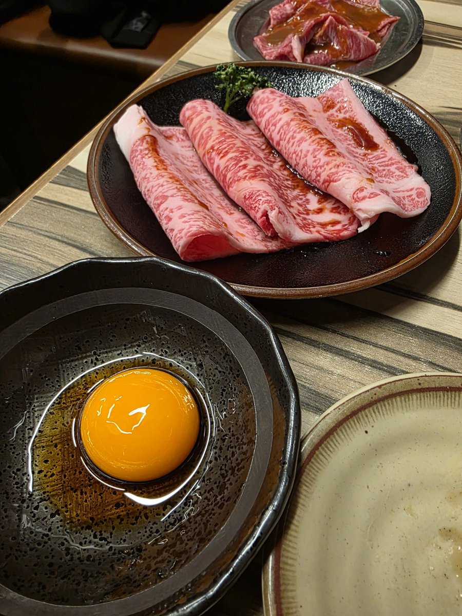 m_Reve_m's tweet photo. 紀伊半島を海沿いにぐるっと一周ドライブ🚗💨
​昼：和歌山・串本「SABAKI DINING」で新鮮すぎる海鮮丼🐟（マグロの分厚さが限界突破）
夜：三重・松阪「一升びん本店」で本場の松阪牛焼肉🥩
​最高の休日で完全優勝しました🏆✨
​#和歌山グルメ #SABAKIDINING #松阪牛 #一升びん #飯テロ #休日 https://t.co/DtHz47JGNK