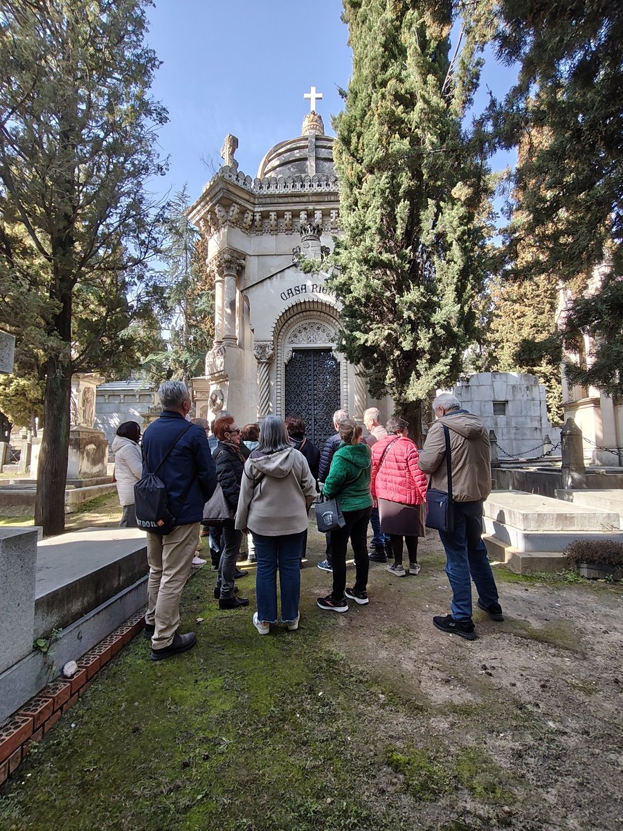 CementerioSanIsidro tweet media