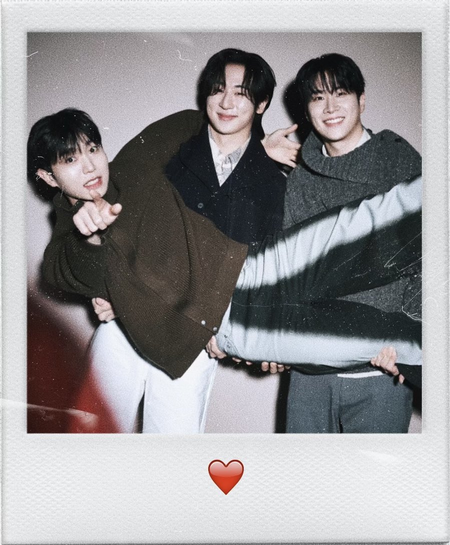 내사랑 리베야🩵
데뷔 1000일 축하해!!!
1000일 받고,,
10000일 가보자고~!!!